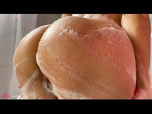 ❤️ Brunette o ipholla litho tsa botona kapa botšehali ho li khotsofatsa Pussy e nang le Vibrator ho ea ho Intense Orgasm in Shower litšoantšong tsa bootsoa st.myteporn.ru ❌️